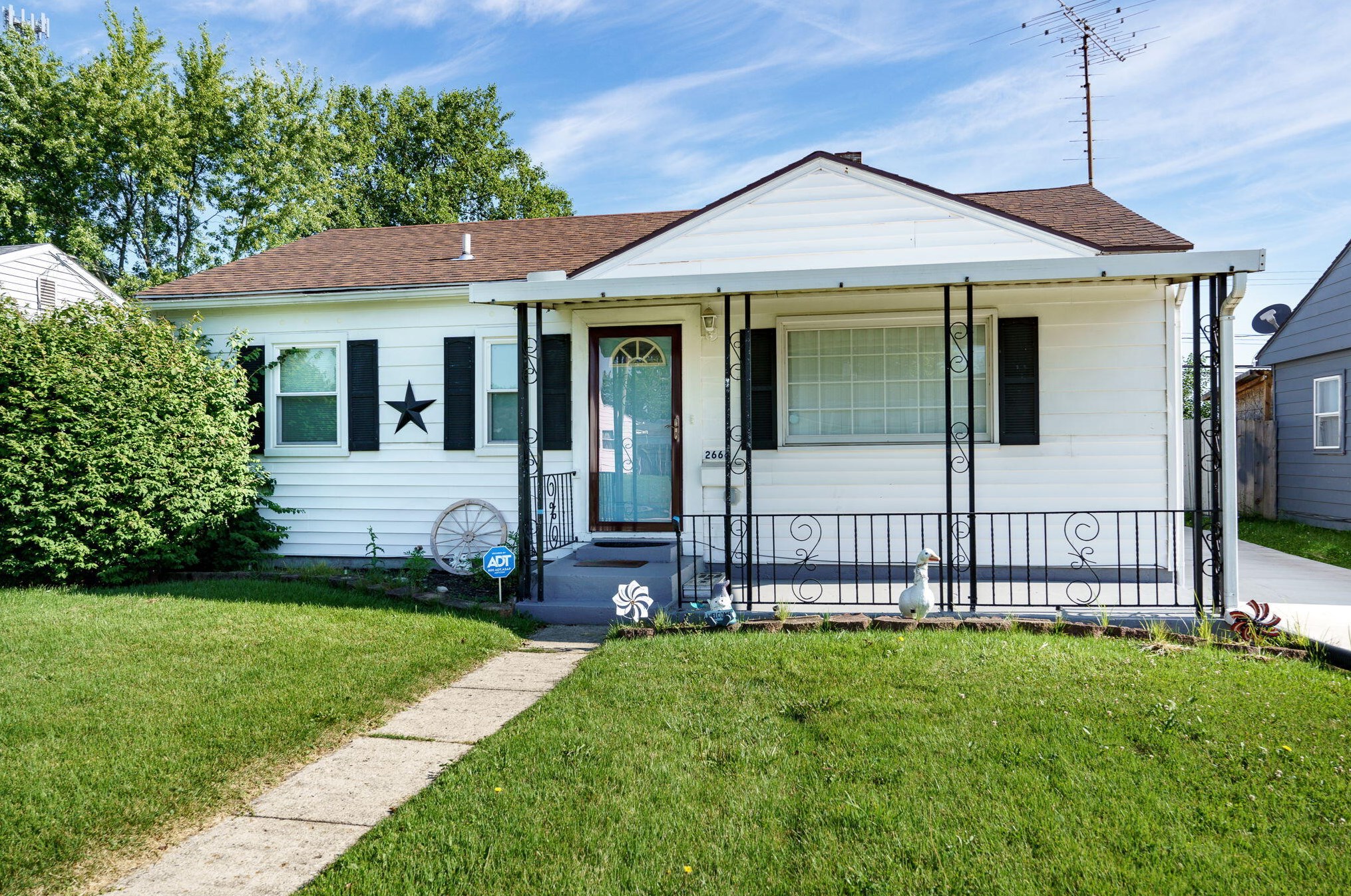 2666 Elmore Dr, Springfield, OH 45505