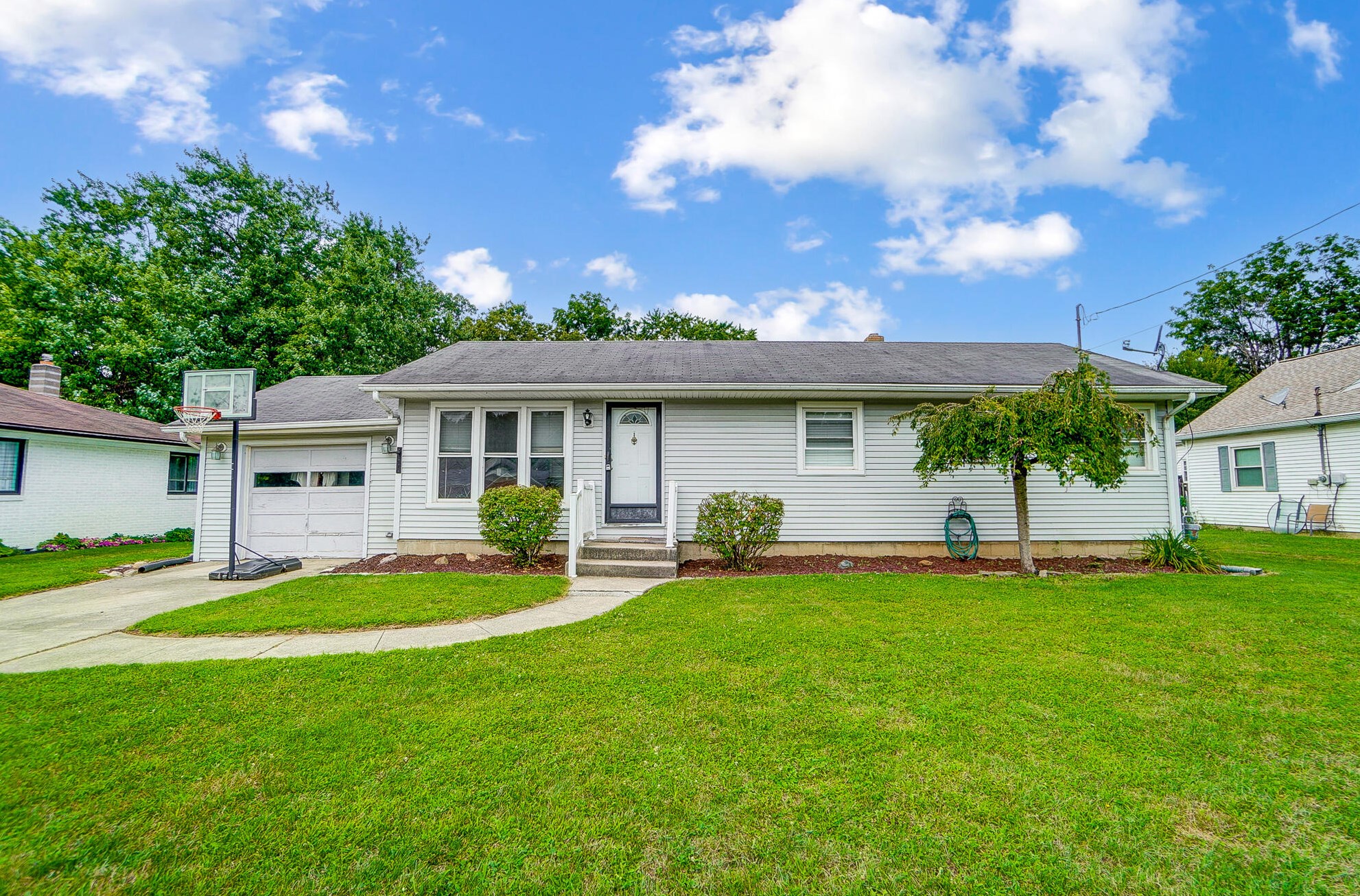 443 Elbron Rd, Springfield, OH 45505