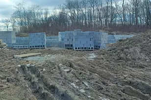 957 Winter Ridge Dr, Sidney, OH 45365 - Photo 2