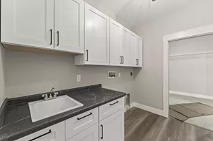 755 W Bentley Cir, Troy, OH 45373 - Photo 32