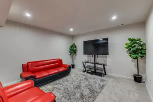 403 Sydney Dr, Tipp City, OH 45371 - Photo 36