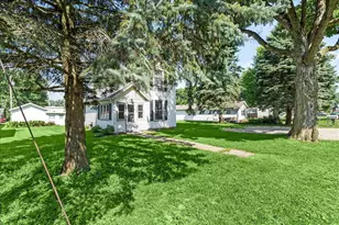 1236 S Detroit St, Bellefontaine, OH 43311 - Photo 4