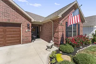 813 W Bentley Cir, Troy, OH 45373 - Photo 4