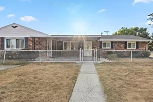 806 Candlewood Blvd, Piqua, OH 45356 - Photo 4