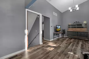 1495 W Choctaw Dr, London, OH 43140 - Photo 4