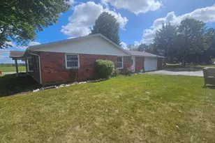 101 Maple Dr, Saint Paris, OH 43072 - Photo 2