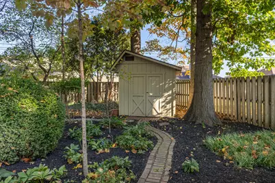 1013 Arapaho Trail, Tipp City, OH 45371 - Photo 32