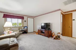 4446 E Ridgewood East Rd, Springfield, OH 45503 - Photo 6