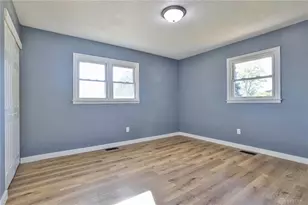 389 N Garber Dr, Tipp City, OH 45371 - Photo 16