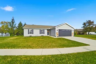 107 Marilyn Way, Brookville, OH 45309 - Photo 2