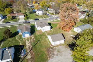 9 E Silver St, Wapakoneta, OH 45895 - Photo 18