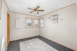 9 E Silver St, Wapakoneta, OH 45895 - Photo 8