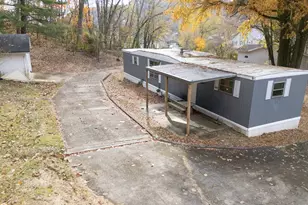 2112 Canter Dr, Portsmouth, OH 45662 - Photo 2