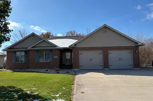 5285 Prairie View Dr, Celina, OH 45822 - Photo 2