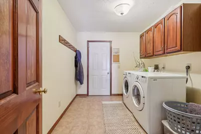 915 Winston Lane, Tipp City, OH 45371 - Photo 16