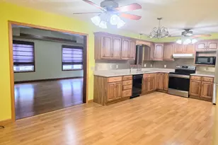 909 Magnolia St, Saint Marys, OH 45885 - Photo 4