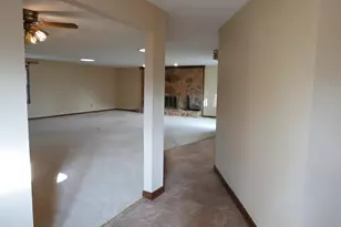 199 Finsbury Ln, Troy, OH 45373 - Photo 4