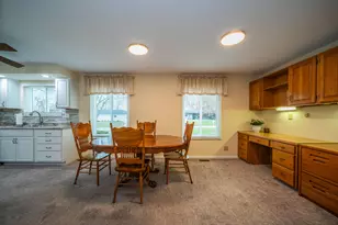 3136 Suburban Dr, Beavercreek, OH 45432 - Photo 6