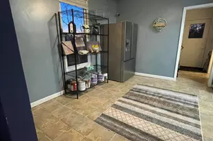 137 N Stanley St, Bellefontaine, OH 43311 - Photo 12