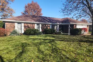 924 Poppy Dr, Wapakoneta, OH 45895 - Photo 2