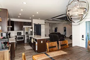 1018 Hunter's Ridge Dr, Tipp City, OH 45371 - Photo 14