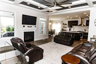 1018 Hunter's Ridge Dr, Tipp City, OH 45371 - Photo 12