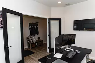 1018 Hunter's Ridge Dr, Tipp City, OH 45371 - Photo 6