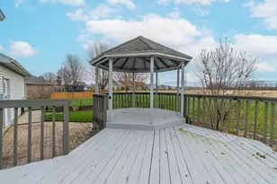 830 Pinehurst Dr, Tipp City, OH 45371 - Photo 38