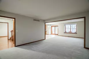 830 Pinehurst Dr, Tipp City, OH 45371 - Photo 8