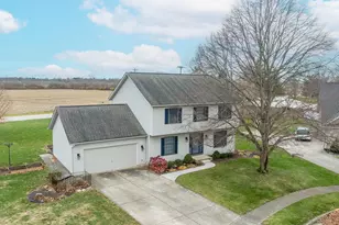 830 Pinehurst Dr, Tipp City, OH 45371 - Photo 4