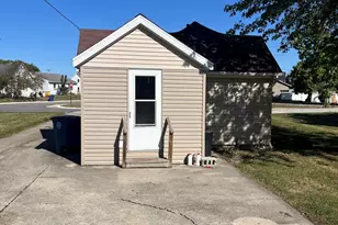 105 Maple St, Saint Marys, OH 45885 - Photo 4