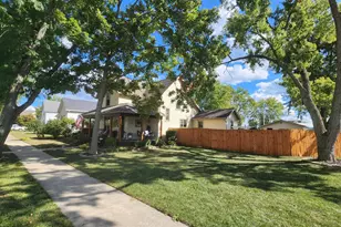 210 W Pearl St, Rockford, OH 45882 - Photo 2