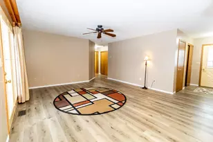 512 Buckeye Dr, Eaton, OH 45320 - Photo 2