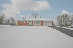 1886 Winding Trail, Springfield, OH 45503 - Photo 2