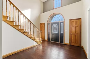 82 N Countryside Dr, Troy, OH 45373 - Photo 6