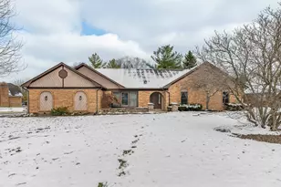 3985 Shagbark Ln, Dayton, OH 45440 - Photo 2