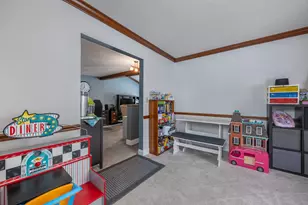 3985 Shagbark Ln, Dayton, OH 45440 - Photo 12