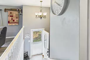 5826 Cedarwood Dr, Lewisburg, OH 45338 - Photo 2