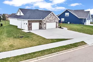 1050 Rosenthal Dr, Troy, OH 45373 - Photo 4