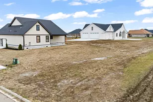 995 Rosenthal Dr, Tipp City, OH 45371 - Photo 4