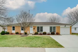 909 Clover Ln, Celina, OH 45822 - Photo 2