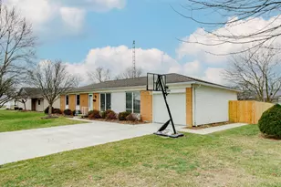 909 Clover Ln, Celina, OH 45822 - Photo 4