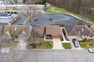 45 Colony Park Dr, Troy, OH 45373 - Photo 2