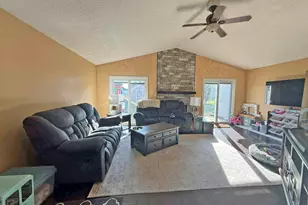 1837 Britton Dr, Piqua, OH 45356 - Photo 6