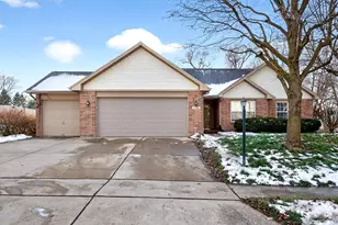 1200 Whitetail Dr, Fairborn, OH 45324 - Photo 2