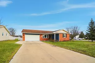1108 Middle St, Wapakoneta, OH 45895 - Photo 2