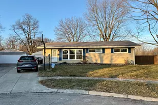 1033 Westmont Cir, Springfield, OH 45503 - Photo 2