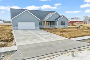 2650 Pleasant View Dr, Troy, OH 45373 - Photo 2