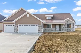 2672 Pleasant View Dr, Troy, OH 45373 - Photo 2