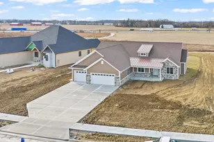 2672 Pleasant View Dr, Troy, OH 45373 - Photo 4